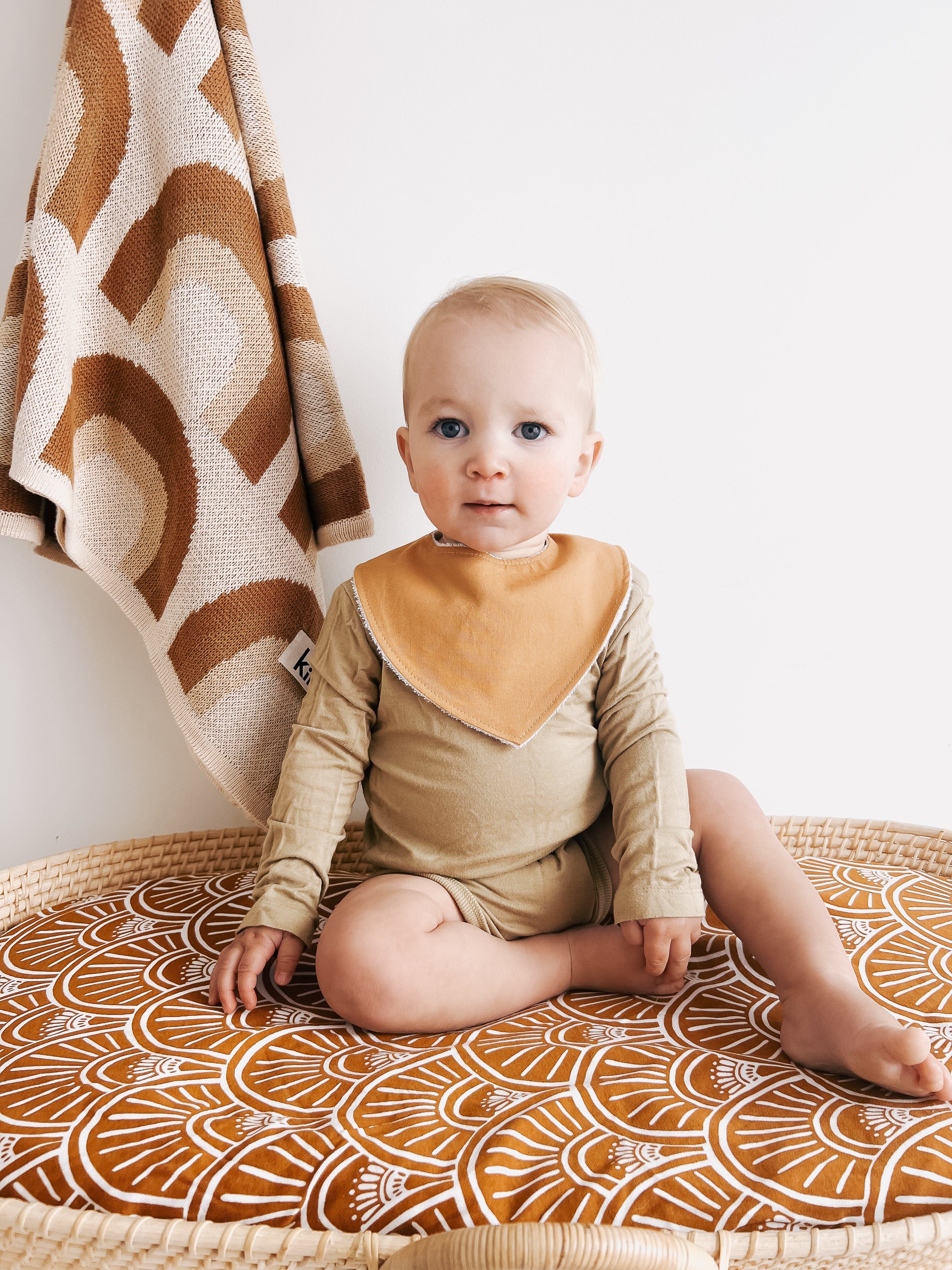 Dribble Bib - OUTLET - Image 4